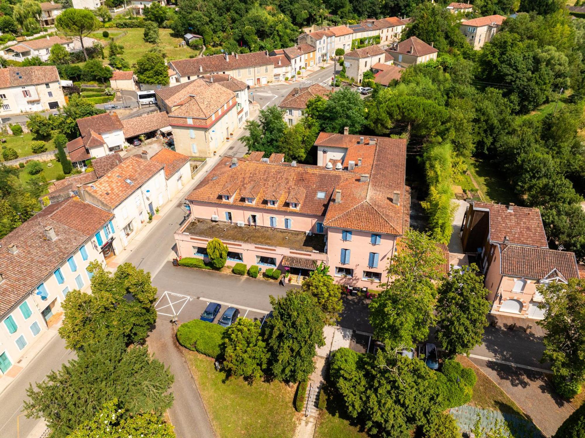 Hotel Restaurant Des Thermes Castéra-Verduzan Exteriör bild
