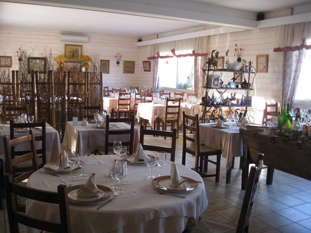 Hotel Restaurant Des Thermes Castéra-Verduzan Exteriör bild
