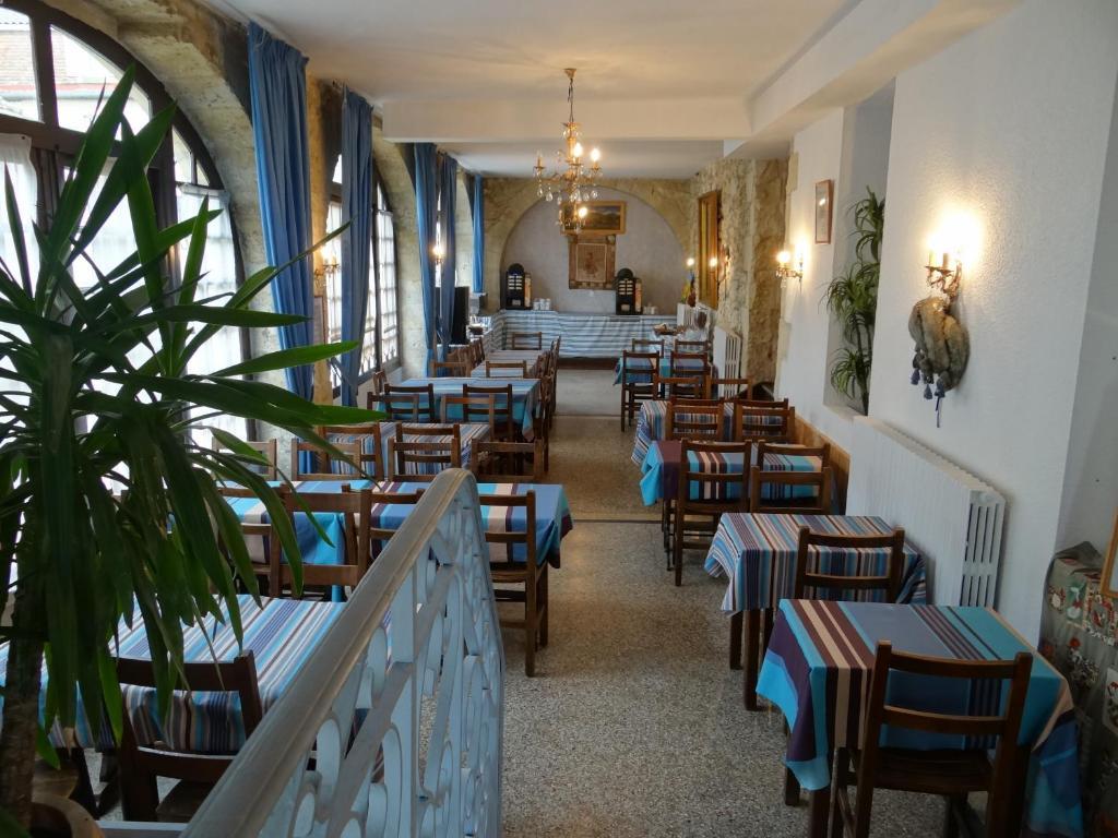 Hotel Restaurant Des Thermes Castéra-Verduzan Exteriör bild